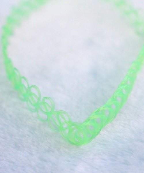 MASHIRO（マシロ）の「【MASHIRO】ワイヤータトゥーチョーカー/Y2K 平成ギャル 推しカラー（MA/EK277）（チョーカー・レディース・パープル/イエロー/レッド/ピンク/グリーン/グレー/ブルー/クリア/ブラック/ライトブルー/ライトピンク/その他/シルバー・FREE）」の19枚目の写真