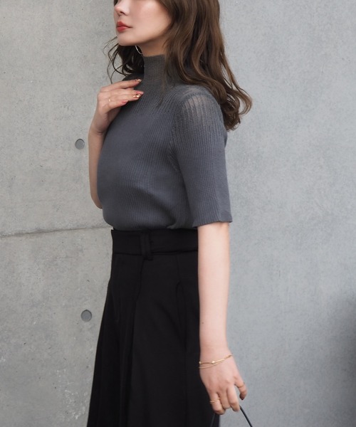 LAULEN(ローレン)の「sheer design half sleeve lib knit /ハイネックシアー切り替えハーフスリーブリブニット(ニット/セーター・レディース・アイボリー/グレー/ブラック・FREE)」の6枚目の写真