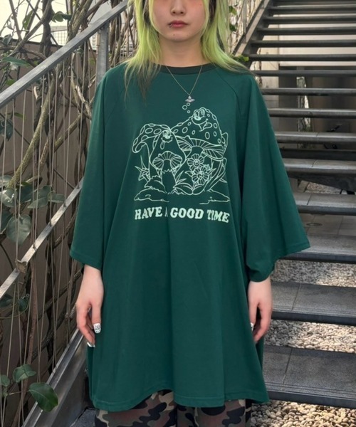 Candy Stripper(キャンディストリッパー)の「MUSHROOM TWINS OVER SIZE RAGLAN トップス(Tシャツ/カットソー・レディース・ライトベージュ/グリーン/ブラウン・FREE)」の3枚目の写真