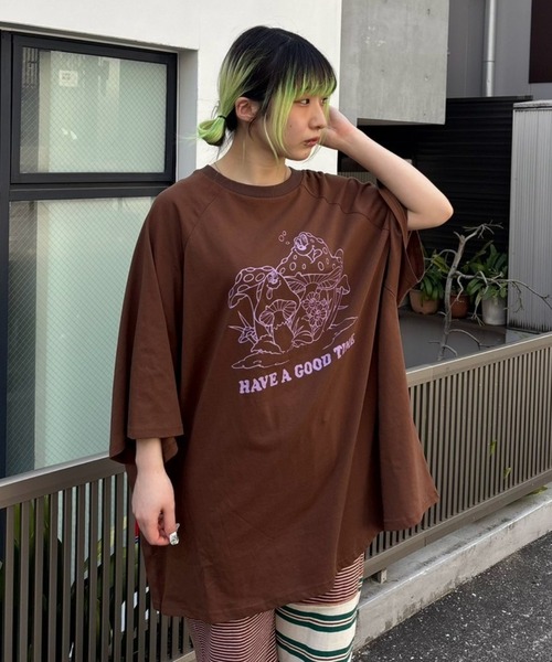 Candy Stripper(キャンディストリッパー)の「MUSHROOM TWINS OVER SIZE RAGLAN トップス(Tシャツ/カットソー・レディース・ライトベージュ/グリーン/ブラウン・FREE)」の16枚目の写真