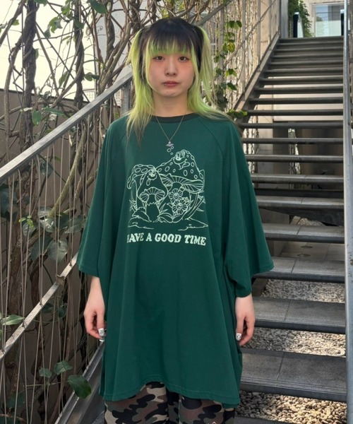 Candy Stripper(キャンディストリッパー)の「MUSHROOM TWINS OVER SIZE RAGLAN トップス(Tシャツ/カットソー・レディース・ライトベージュ/グリーン/ブラウン・FREE)」の9枚目の写真