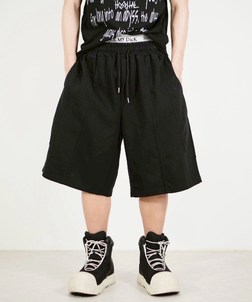 Chikashitsu +（チカシツプラス）の「【Chikashitsu +】stitch bermuda sweat pants / 【チカシツプラス】スティッチバミューダハーフスウェットパンツ（スウェットパンツ・メンズ・ブラック/杢グレー・ONE SIZE）」の2枚目の写真