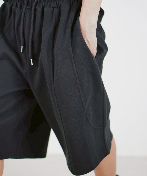 Chikashitsu +（チカシツプラス）の「【Chikashitsu +】stitch bermuda sweat pants / 【チカシツプラス】スティッチバミューダハーフスウェットパンツ（スウェットパンツ・メンズ・ブラック/杢グレー・ONE SIZE）」の7枚目の写真