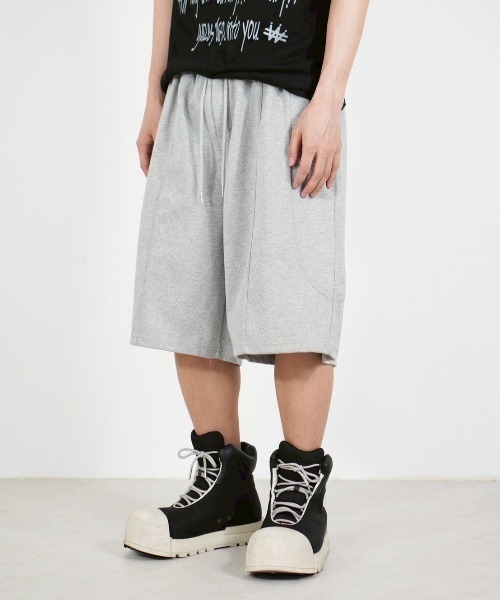 Chikashitsu +（チカシツプラス）の「【Chikashitsu +】stitch bermuda sweat pants / 【チカシツプラス】スティッチバミューダハーフスウェットパンツ（スウェットパンツ・メンズ・ブラック/杢グレー・ONE SIZE）」の9枚目の写真