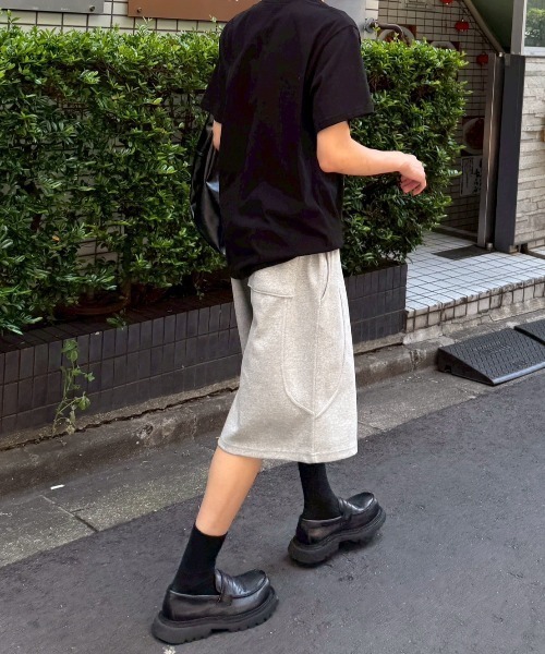 Chikashitsu +（チカシツプラス）の「【Chikashitsu +】stitch bermuda sweat pants / 【チカシツプラス】スティッチバミューダハーフスウェットパンツ（スウェットパンツ・メンズ・ブラック/杢グレー・ONE SIZE）」の18枚目の写真