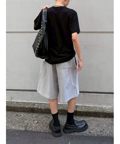 Chikashitsu +（チカシツプラス）の「【Chikashitsu +】stitch bermuda sweat pants / 【チカシツプラス】スティッチバミューダハーフスウェットパンツ（スウェットパンツ・メンズ・ブラック/杢グレー・ONE SIZE）」の16枚目の写真