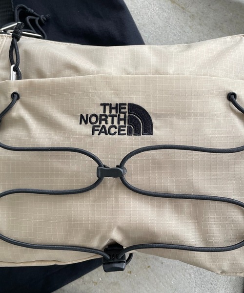 THE NORTH FACE（ザノースフェイス）の「【THE NORTH FACE】BOREALIS SLIM CROSS BAG（ショルダーバッグ・レディース・ブラック/カーキ/ベージュ・FREE）」の12枚目の写真