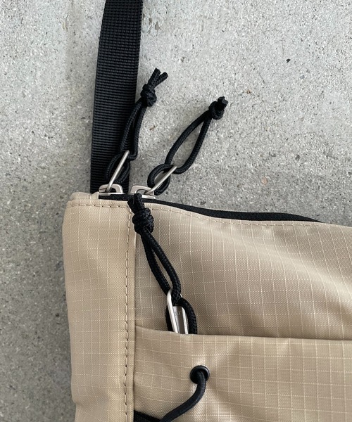 THE NORTH FACE（ザノースフェイス）の「【THE NORTH FACE】BOREALIS SLIM CROSS BAG（ショルダーバッグ・レディース・ブラック/カーキ/ベージュ・FREE）」の15枚目の写真