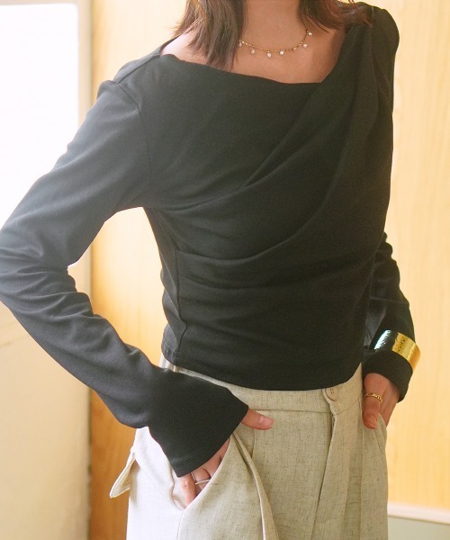 Rejoule（リジュール）の「ドレープデザインロングスリーブTシャツ（Tシャツ/カットソー・レディース・ブラック/ホワイト/クリーム・FREE）」の9枚目の写真