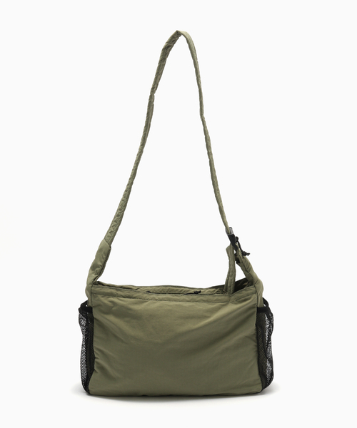 B.C STOCK(ベーセーストック)の「【fellowww / フェロー】別注 パッカブルショルダーバッグ(ショルダーバッグ・メンズ・ブラック/カーキ/レッド・FREE)」の18枚目の写真