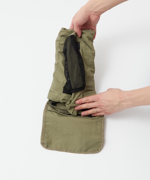B.C STOCK(ベーセーストック)の「【fellowww / フェロー】別注 パッカブルショルダーバッグ(ショルダーバッグ・メンズ・ブラック/カーキ/レッド・FREE)」の9枚目の写真