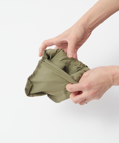 B.C STOCK(ベーセーストック)の「【fellowww / フェロー】別注 パッカブルショルダーバッグ(ショルダーバッグ・メンズ・ブラック/カーキ/レッド・FREE)」の11枚目の写真