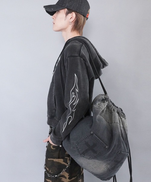 SPINNS（スピンズ）の「フェード加工デニムナップサック/クロスロゴ