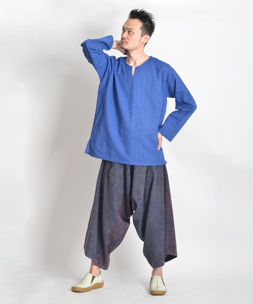 MARAI(マーライ)の「長袖 キーネックTシャツ ロンT エスニックシャツ(Tシャツ/カットソー・レディース・グレー/カーキ/ネイビー/ブラウン/ブラック/パープル/ダークグリーン/ワイン/ダークブルー/キャメル・MEDIUM/LARGE)」の15枚目の写真