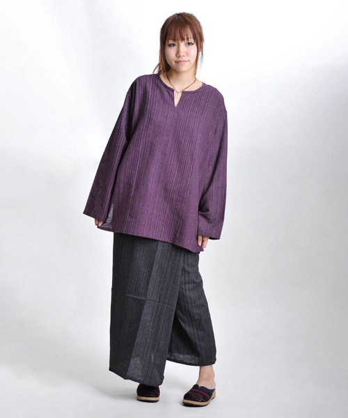 MARAI(マーライ)の「長袖 キーネックTシャツ ロンT エスニックシャツ(Tシャツ/カットソー・レディース・グレー/カーキ/ネイビー/ブラウン/ブラック/パープル/ダークグリーン/ワイン/ダークブルー/キャメル・MEDIUM/LARGE)」の20枚目の写真