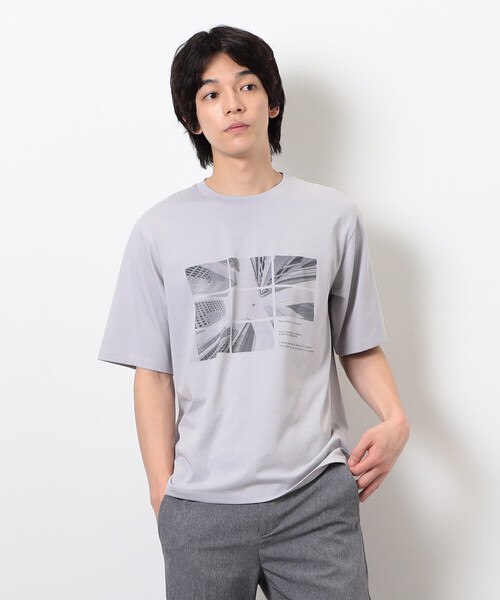 COMME CA ISM(コムサイズム)の「【接触冷感】 Feel-Cool フォトTシャツ 「CITY SKY」(Tシャツ/カットソー・メンズ・グレー/ホワイト・LARGE/MEDIUM)」の2枚目の写真