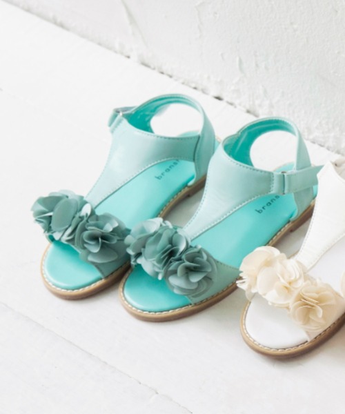 BRANSHES(ブランシェス)の「フラワーブーケサンダル(サンダル・キッズ・アイボリー/ピンク/ライトグリーン・16.0cm/20.0cm/18.0cm/17.0cm/19.0cm/21.0cm)」の3枚目の写真