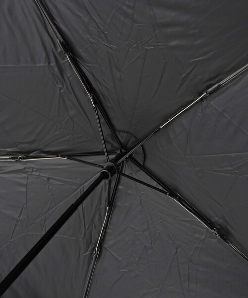 SHOO・LA・RUE（シューラルー）の「【折りたたみ傘/晴雨兼用】【Wpc．】遮光軽量プリント柄 ミニ（折りたたみ傘・レディース・チャコール/ベージュ系3/ブルー系8/ピンク系8/ベージュ系/アイボリー系/ネイビー系・00）」の11枚目の写真