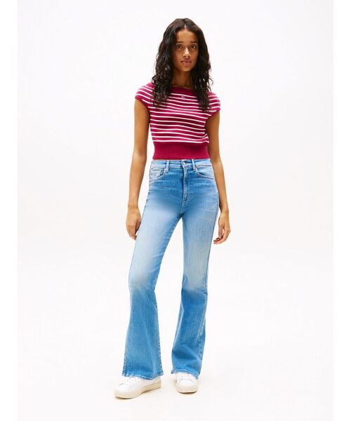 tommy jeans(トミー ジーンズ)の「ハイウエストフレアジーンズ(デニムパンツ・レディース・ブルー・25inch/26inch/27inch)」の2枚目の写真
