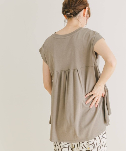 ITEMS URBANRESEARCH（アイテムズ アーバンリサーチ）の「バックティアードフレンチTシャツ（Tシャツ/カットソー・レディース・ライトカーキ/ブラック/チャコールグレー/オフホワイト・FREE）」の10枚目の写真