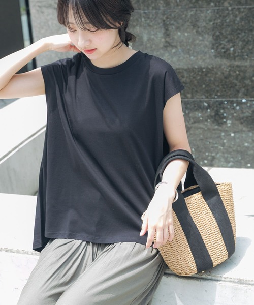 ITEMS URBANRESEARCH（アイテムズ アーバンリサーチ）の「バックティアードフレンチTシャツ（Tシャツ/カットソー・レディース・ライトカーキ/ブラック/チャコールグレー/オフホワイト・FREE）」の14枚目の写真
