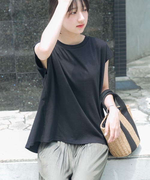 ITEMS URBANRESEARCH（アイテムズ アーバンリサーチ）の「バックティアードフレンチTシャツ（Tシャツ/カットソー・レディース・ライトカーキ/ブラック/チャコールグレー/オフホワイト・FREE）」の15枚目の写真