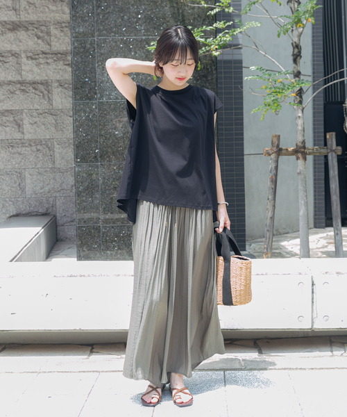 ITEMS URBANRESEARCH（アイテムズ アーバンリサーチ）の「バックティアードフレンチTシャツ（Tシャツ/カットソー・レディース・ライトカーキ/ブラック/チャコールグレー/オフホワイト・FREE）」の17枚目の写真