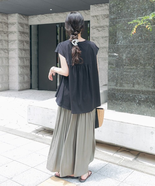 ITEMS URBANRESEARCH（アイテムズ アーバンリサーチ）の「バックティアードフレンチTシャツ（Tシャツ/カットソー・レディース・ライトカーキ/ブラック/チャコールグレー/オフホワイト・FREE）」の19枚目の写真