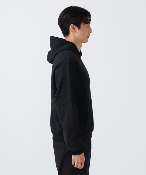 BEAMS GOLF(ビームスゴルフ)の「B.G.THREE / ALL-TINE ワッフル フード プルオーバーシャツ(パーカー・メンズ・ブラック/ホワイト・X-LARGE/LARGE/MEDIUM)」の11枚目の写真