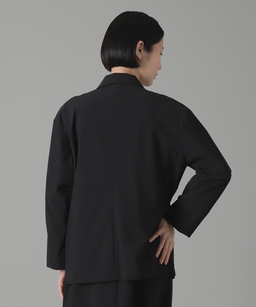 ZUCCa（ズッカ）の「ストレッチリサイクルナイロン / ジャケット / (O)（テーラードジャケット・レディース・ライトブルー/ブラック/ベージュ・M size）」の8枚目の写真