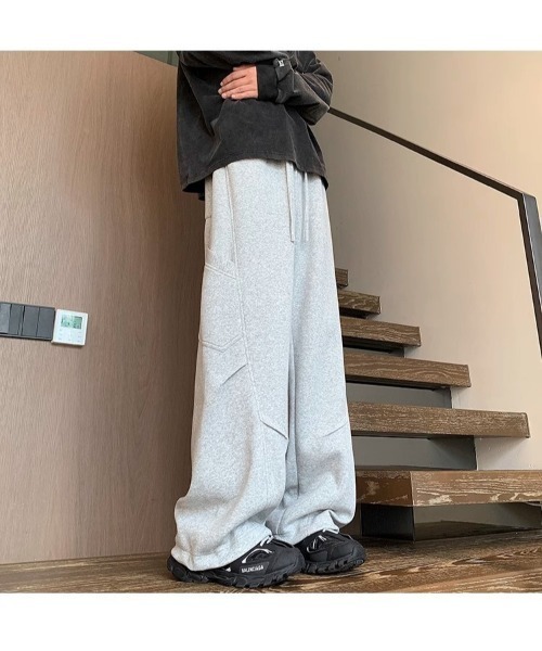 Sakka(サッカ)の「スウェット ワイドカーゴ パンツ(スウェットパンツ・メンズ・ブラック/グレー・MEDIUM/LARGE/X-LARGE)」の3枚目の写真