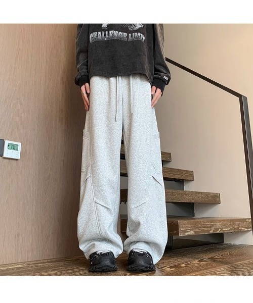 Sakka(サッカ)の「スウェット ワイドカーゴ パンツ(スウェットパンツ・メンズ・ブラック/グレー・MEDIUM/LARGE/X-LARGE)」の5枚目の写真