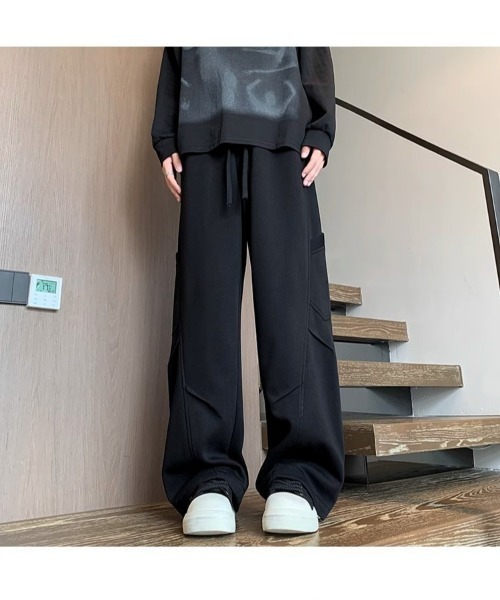 Sakka(サッカ)の「スウェット ワイドカーゴ パンツ(スウェットパンツ・メンズ・ブラック/グレー・MEDIUM/LARGE/X-LARGE)」の8枚目の写真