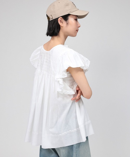 BABYLONE(バビロン)の「【新色予約】フレンチスリーブタックプルオーバーブラウス(Tシャツ/カットソー・レディース・ホワイト/スモークピンク/ネイビー/ブラック/サンドベージュ・フリー)」の6枚目の写真