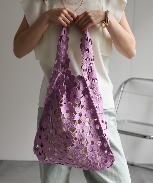 ap retro(アプレトロ)の「エンブロイダリーフラワーレーストート(トートバッグ・レディース・パープル/アイボリー/ブラック/ブルー・FREE)」の13枚目の写真