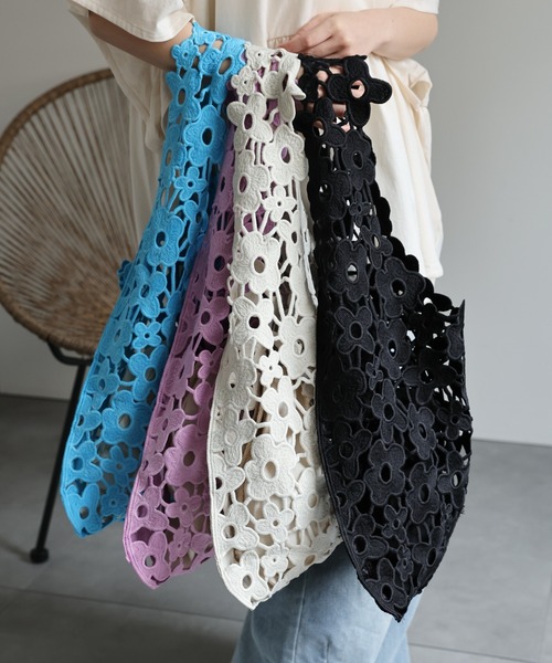 ap retro(アプレトロ)の「エンブロイダリーフラワーレーストート(トートバッグ・レディース・パープル/アイボリー/ブラック/ブルー・FREE)」の16枚目の写真