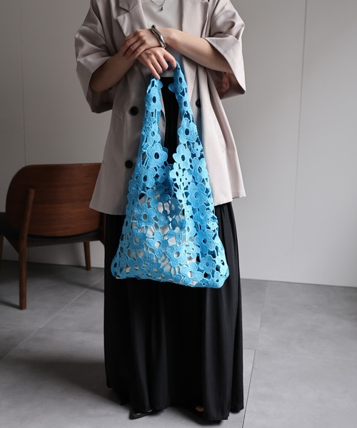 ap retro(アプレトロ)の「エンブロイダリーフラワーレーストート(トートバッグ・レディース・パープル/アイボリー/ブラック/ブルー・FREE)」の11枚目の写真