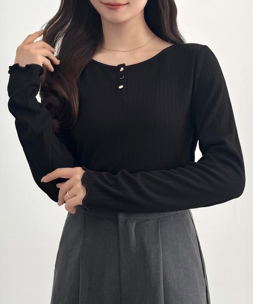 CENEA(セネア)の「薄手フロント釦ランダムリブカットソートップス(Tシャツ/カットソー・レディース・ブラック/チャコール・SMALL/MEDIUM/LARGE)」の1枚目の写真