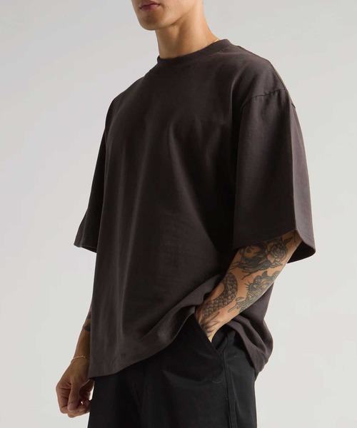 SHAKA WeAR（シャカウェア）の「【SHAKA WEAR】7.5oz MAX HEAVYWEIGHT OVERSIZED TEE 7.5オンスヘビーウェイト オーバーサイズ 半袖 無地Tシャツ  SHAKA2521 UNTR（Tシャツ/カットソー・メンズ・チャコールグレー/ライトブラウン/オフホワイト/ブラック/ホワイト・L/M/S/XL）」の12枚目の写真