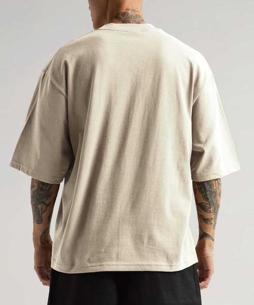 SHAKA WeAR（シャカウェア）の「【SHAKA WEAR】7.5oz MAX HEAVYWEIGHT OVERSIZED TEE 7.5オンスヘビーウェイト オーバーサイズ 半袖 無地Tシャツ  SHAKA2521 UNTR（Tシャツ/カットソー・メンズ・チャコールグレー/ライトブラウン/オフホワイト/ブラック/ホワイト・L/M/S/XL）」の9枚目の写真