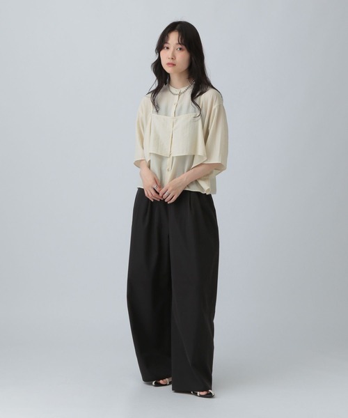 LEPSIM(レプシィム)の「キャミレイヤード5分袖シャツ 575324(シャツ/ブラウス・レディース・ベージュ/チャコールグレー/アイボリー・FREE)」の9枚目の写真