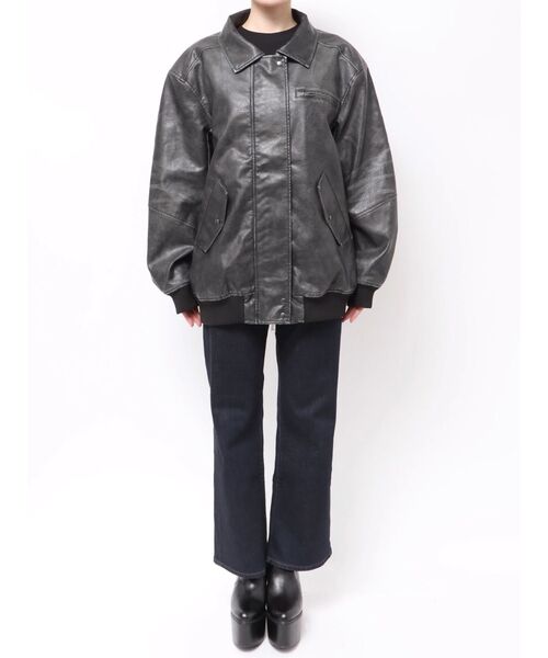 EMODA(エモダ)の「ヴィンテージフェイクレザーブルゾン(ブルゾン・レディース・グレー/ブラック/ブラウン・MEDIUM/SMALL)」の18枚目の写真