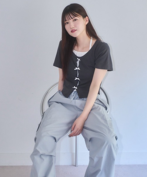 mellowneon(メロウネオン)の「レイヤード配色クロップドリボントップス(Tシャツ/カットソー・レディース・アイボリー/チャコールグレー・FREE)」の18枚目の写真