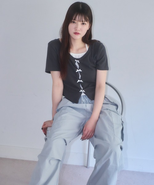 mellowneon(メロウネオン)の「レイヤード配色クロップドリボントップス(Tシャツ/カットソー・レディース・アイボリー/チャコールグレー・FREE)」の11枚目の写真
