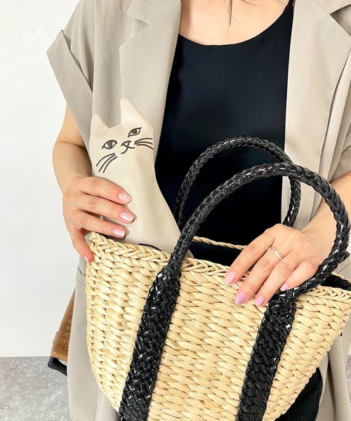 because（ビコーズ）の「【完全遮光100％＆遮熱】-because- 熱中症対策も対応でミニマルなのに高機能！雨の日も、ねこ日和！毎日持ち歩きたい晴雨兼用ネコ傘（折りたたみ傘・レディース・オフホワイト/グレー/ブラック・FREE）」の4枚目の写真