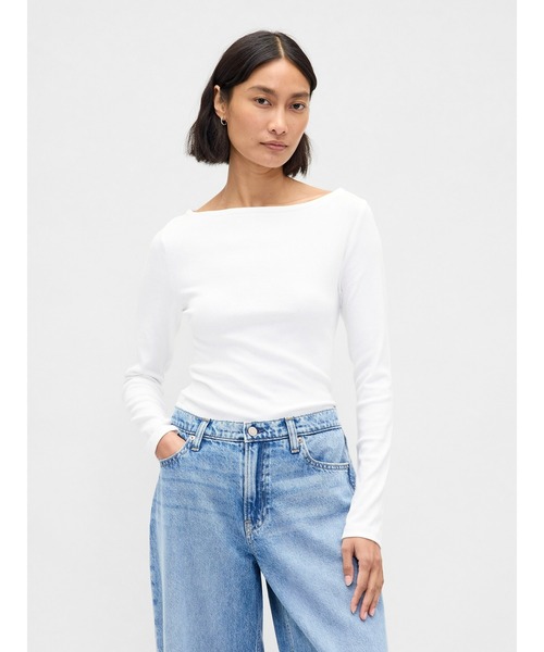 GAP（ギャップ）の「モダン ボートネックTシャツ（Tシャツ/カットソー・レディース・グレー/ブラウン/ホワイト/ブラック・XS/S/M/L/XL/XXS）」の2枚目の写真