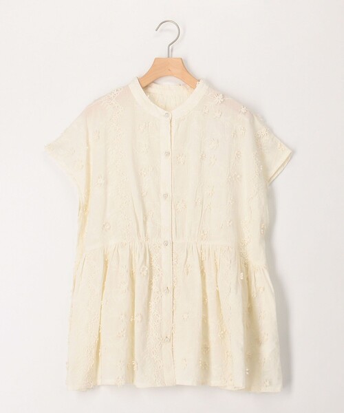 MICO COULIER(ミコクリエ)の「3D刺繍バンドカラーブラウス(シャツ/ブラウス・レディース・ブルー/ブラック/キナリ・38)」の4枚目の写真