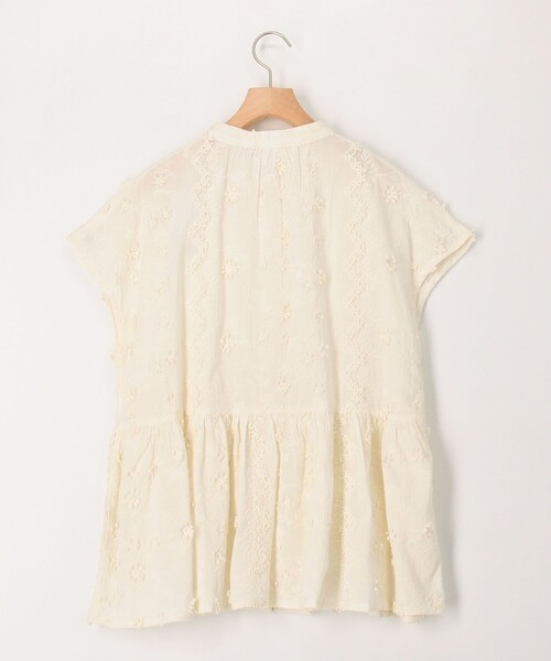 MICO COULIER(ミコクリエ)の「3D刺繍バンドカラーブラウス(シャツ/ブラウス・レディース・ブルー/ブラック/キナリ・38)」の5枚目の写真