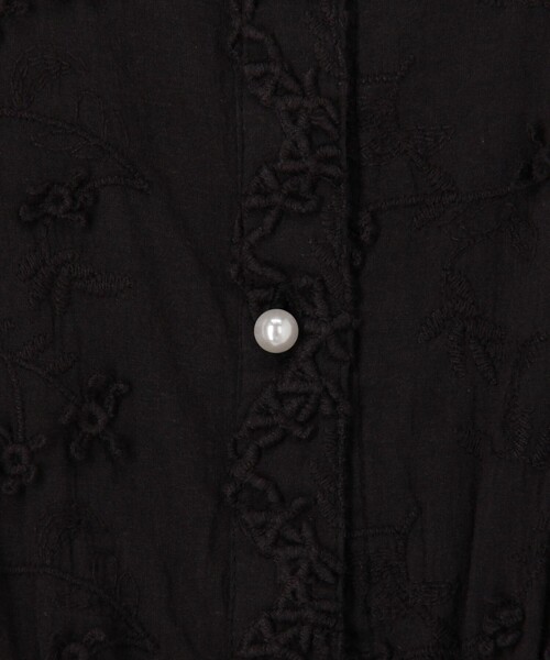 MICO COULIER(ミコクリエ)の「3D刺繍バンドカラーブラウス(シャツ/ブラウス・レディース・ブルー/ブラック/キナリ・38)」の16枚目の写真