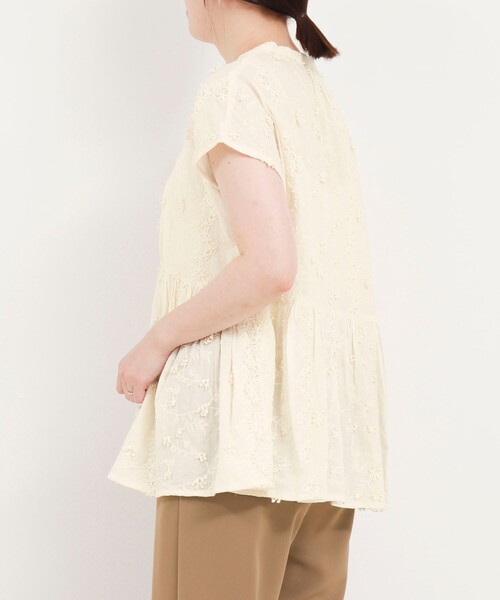 MICO COULIER(ミコクリエ)の「3D刺繍バンドカラーブラウス(シャツ/ブラウス・レディース・ブルー/ブラック/キナリ・38)」の20枚目の写真